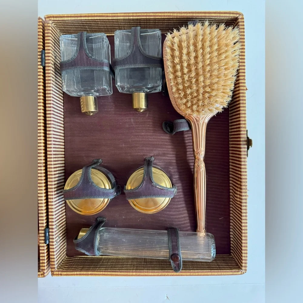 Vintage 1940s  Vanity copper and brass set.Missing comb.